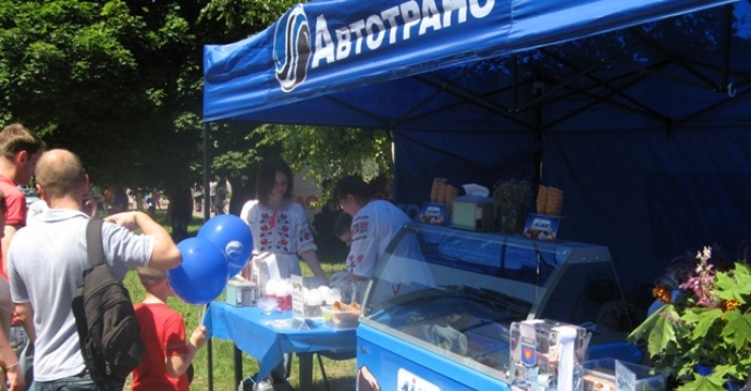 «Автотранс» збирав гроші для українських військових на благодійному ярмарку в честь Трійці