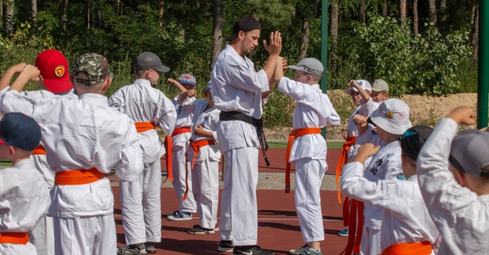 Підтримали юних каратистів на зборах